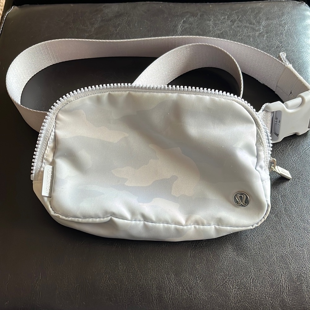 Lululemon Belt Bag Gray/White Camo